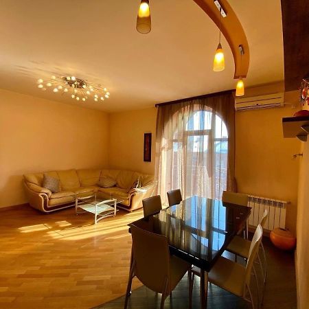 City Center Cute Flat 3 Rooms Jerevan Buitenkant foto