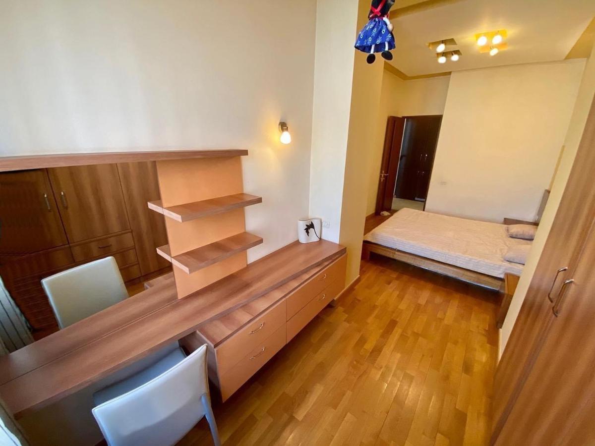 City Center Cute Flat 3 Rooms Jerevan Buitenkant foto