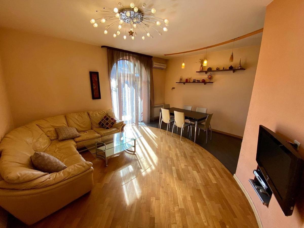 City Center Cute Flat 3 Rooms Jerevan Buitenkant foto